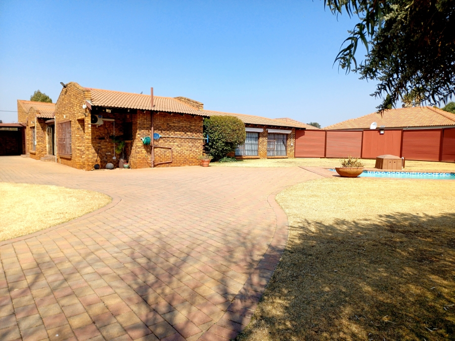 4 Bedroom Property for Sale in New State Areas Gauteng