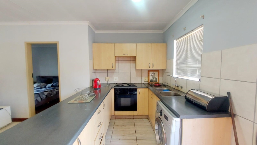 1 Bedroom Property for Sale in Newmark Estate Gauteng