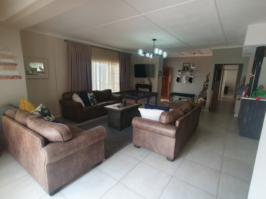 3 Bedroom Property for Sale in Rowhill Gauteng