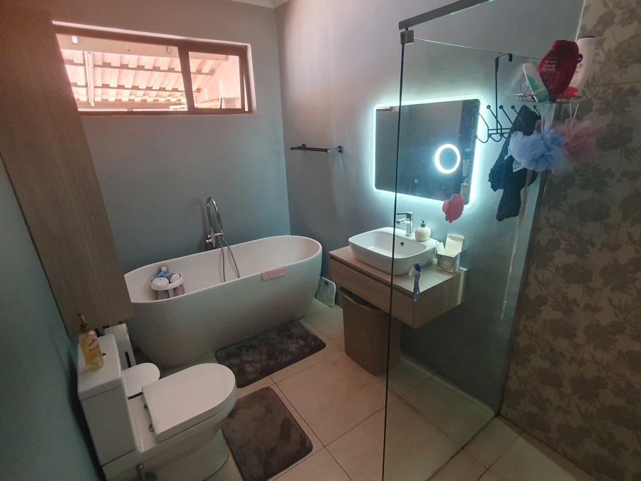 3 Bedroom Property for Sale in Rowhill Gauteng