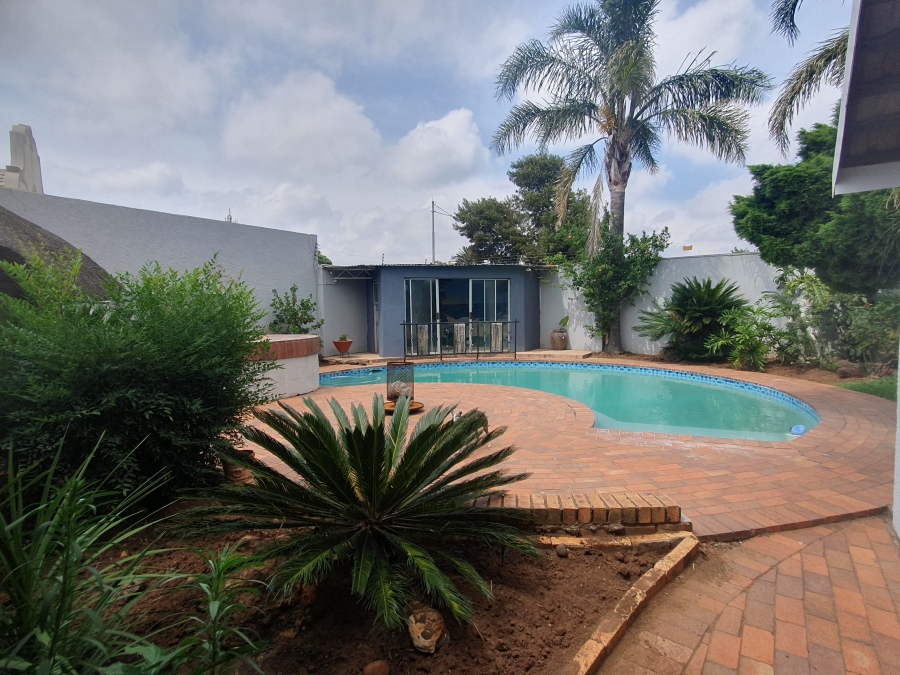 3 Bedroom Property for Sale in Rowhill Gauteng