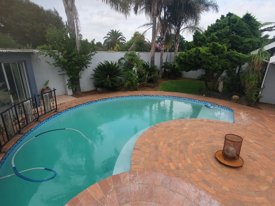 3 Bedroom Property for Sale in Rowhill Gauteng