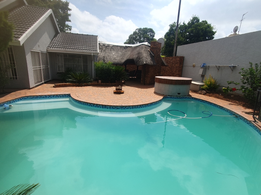 3 Bedroom Property for Sale in Rowhill Gauteng