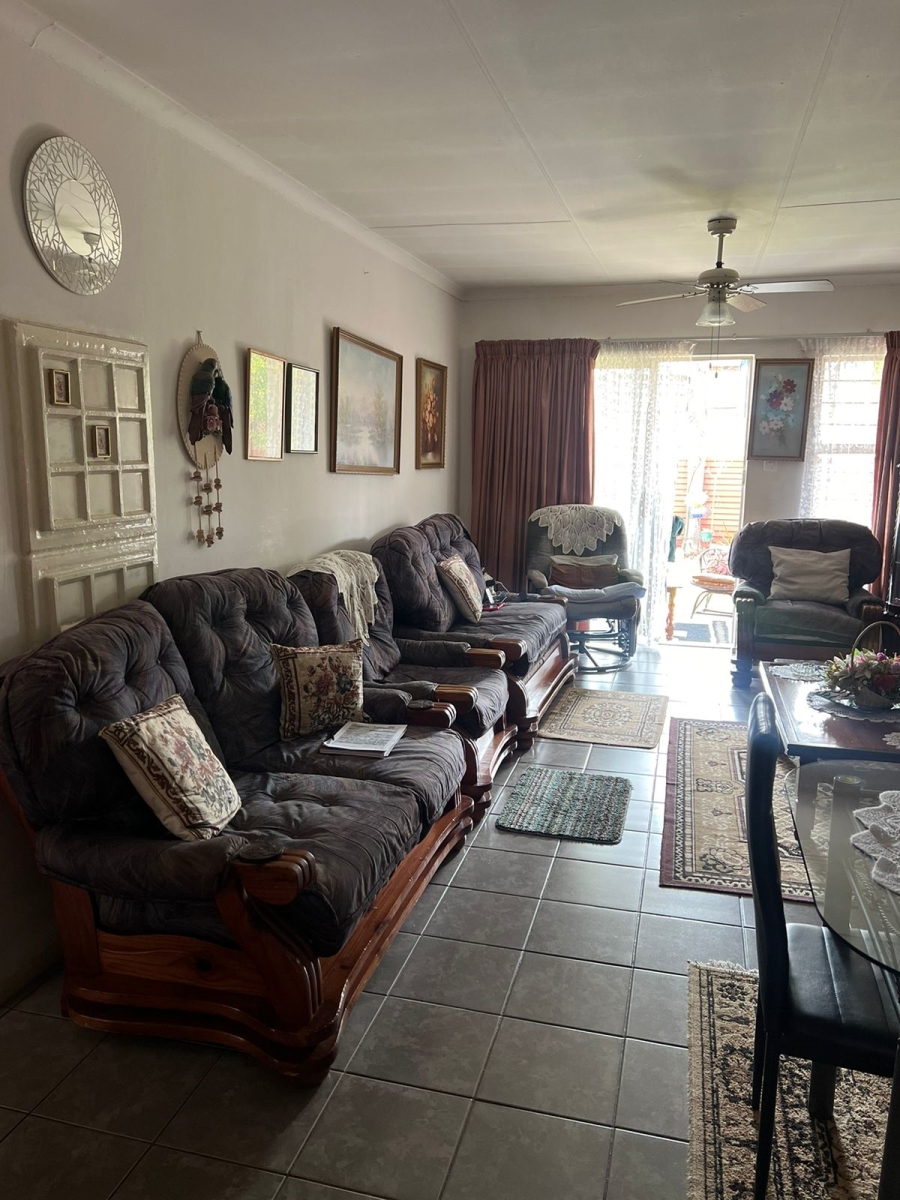 2 Bedroom Property for Sale in Doornpoort Gauteng