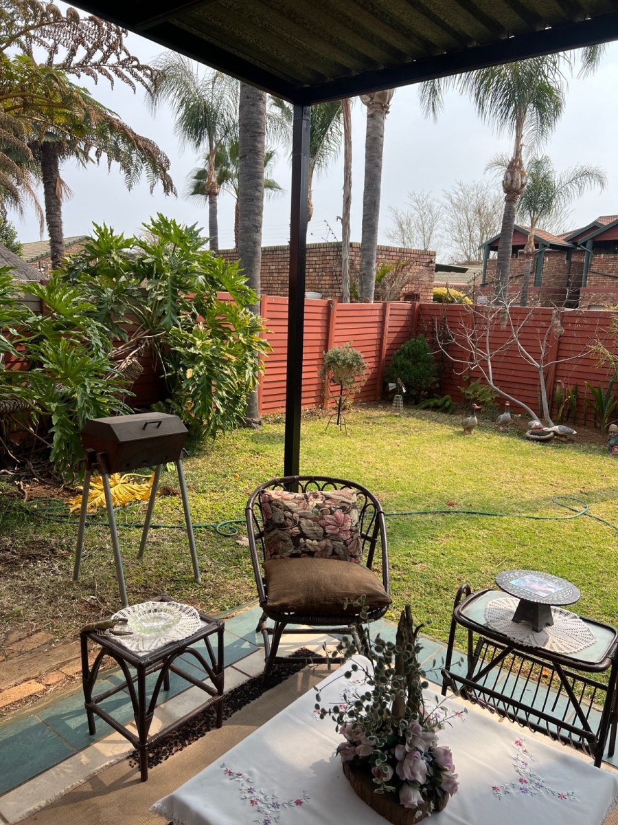 2 Bedroom Property for Sale in Doornpoort Gauteng