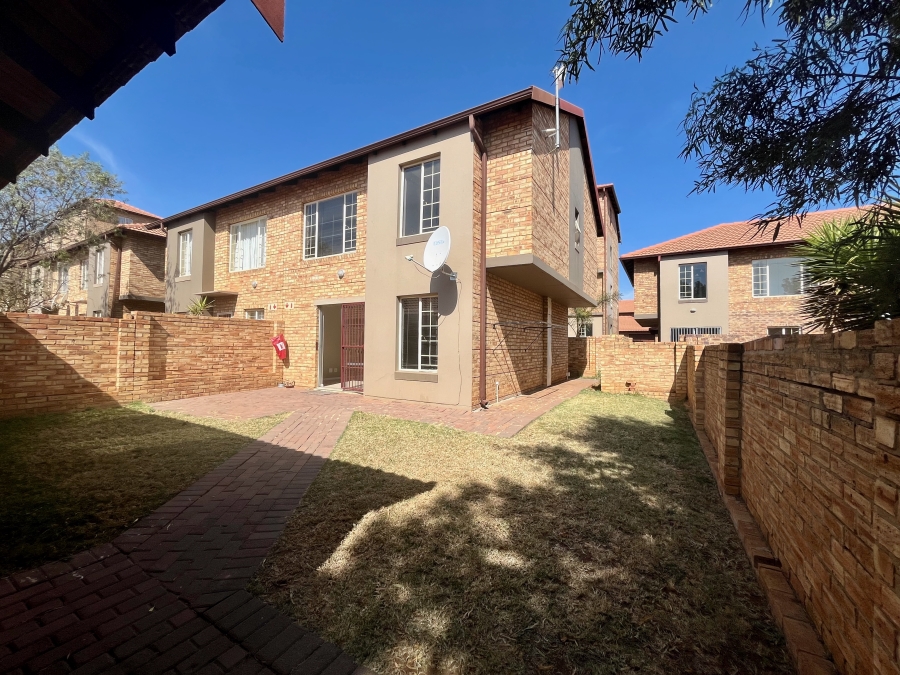 3 Bedroom Property for Sale in Oukraal Estate Gauteng