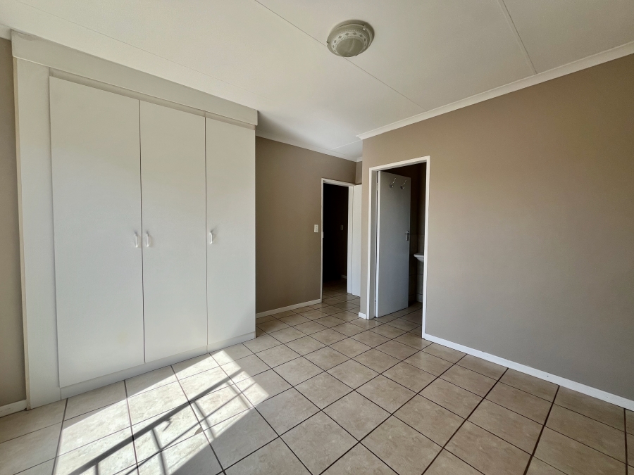 3 Bedroom Property for Sale in Oukraal Estate Gauteng