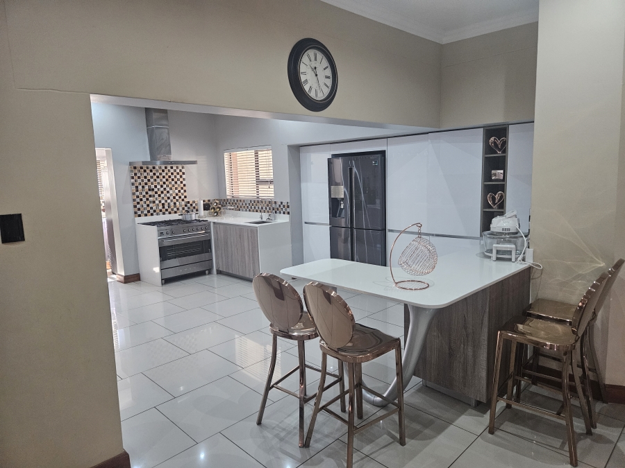 5 Bedroom Property for Sale in Sable Hills Gauteng