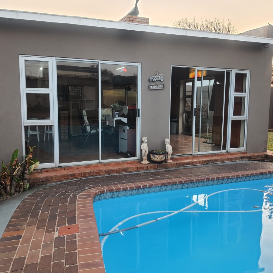 4 Bedroom Property for Sale in Dalpark Gauteng