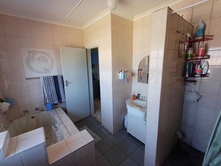 3 Bedroom Property for Sale in Reefhaven Gauteng