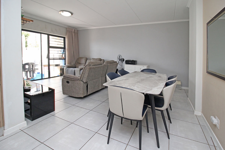 3 Bedroom Property for Sale in Crowthorne AH Gauteng