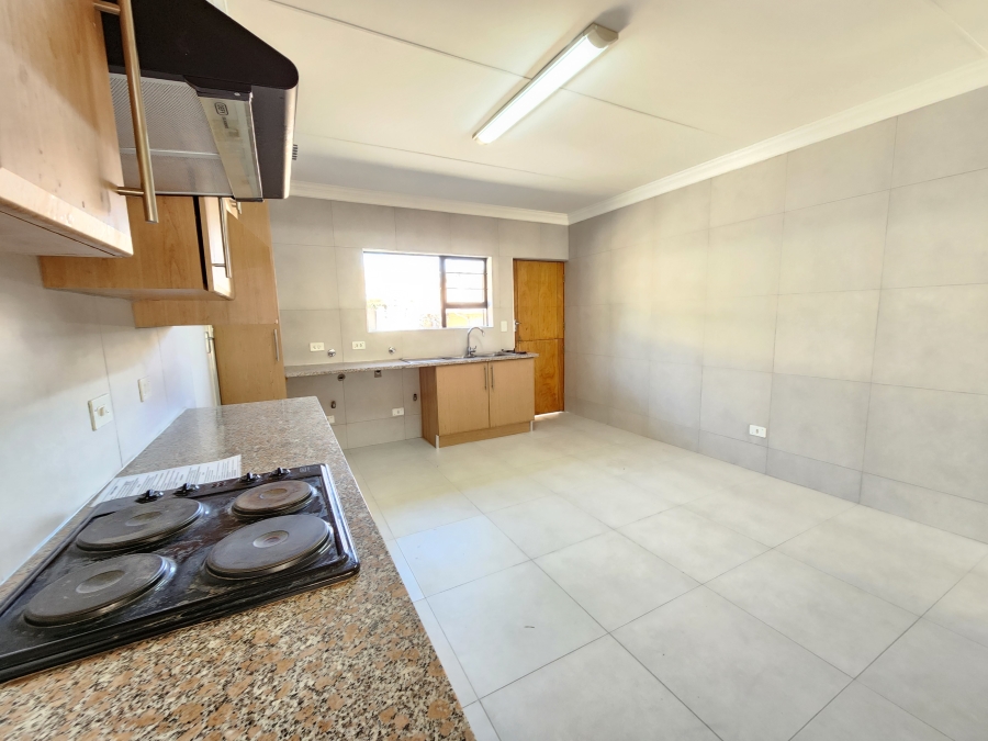 To Let 2 Bedroom Property for Rent in Garsfontein Gauteng