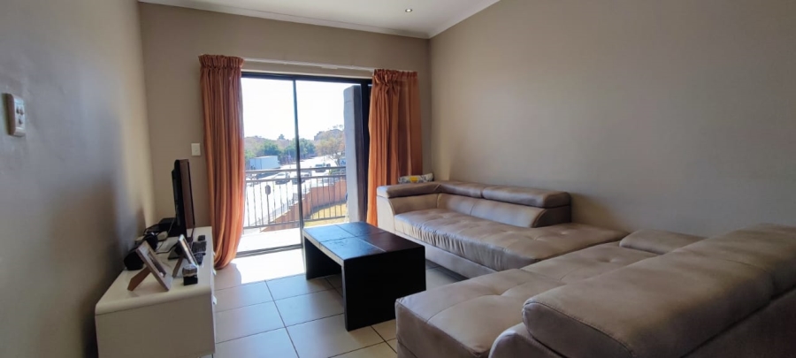 2 Bedroom Property for Sale in Die Hoewes Gauteng