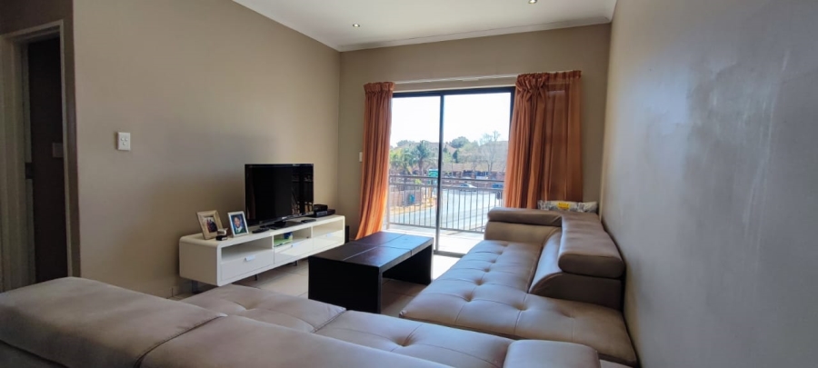 2 Bedroom Property for Sale in Die Hoewes Gauteng