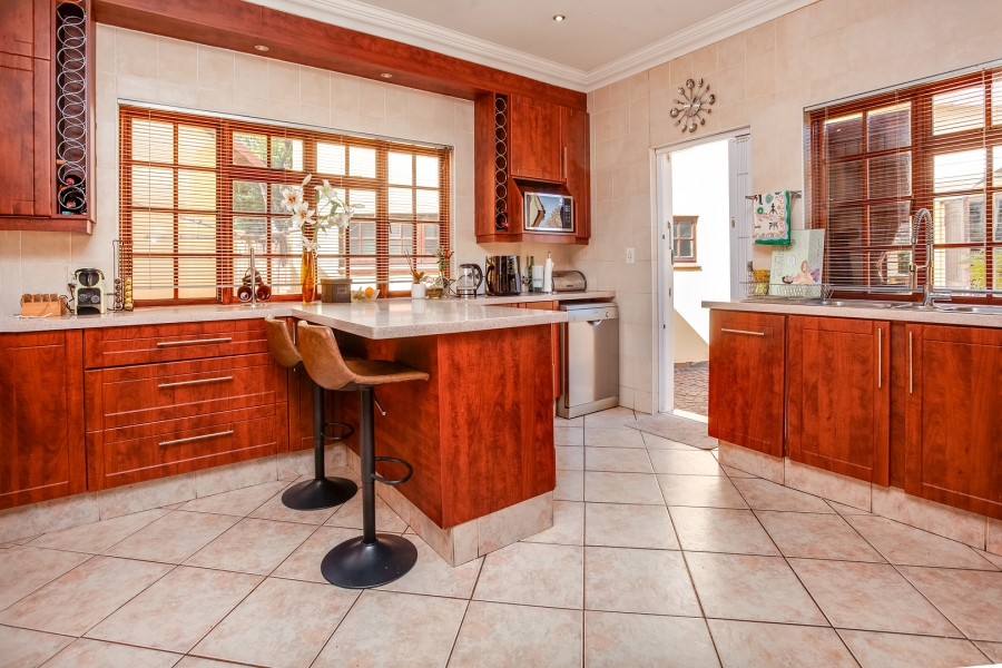 4 Bedroom Property for Sale in Douglasdale Gauteng