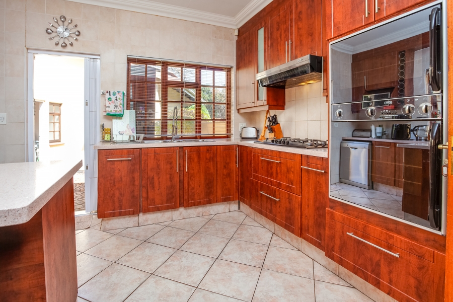 4 Bedroom Property for Sale in Douglasdale Gauteng