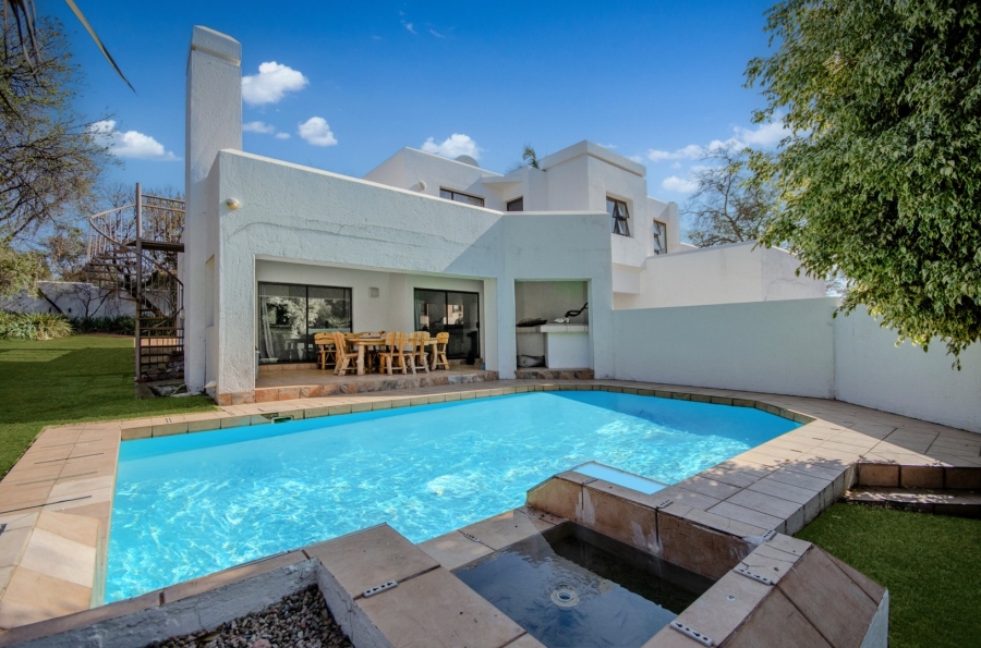 5 Bedroom Property for Sale in Fourways Gardens Gauteng