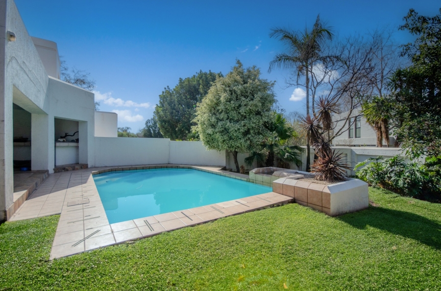 5 Bedroom Property for Sale in Fourways Gardens Gauteng