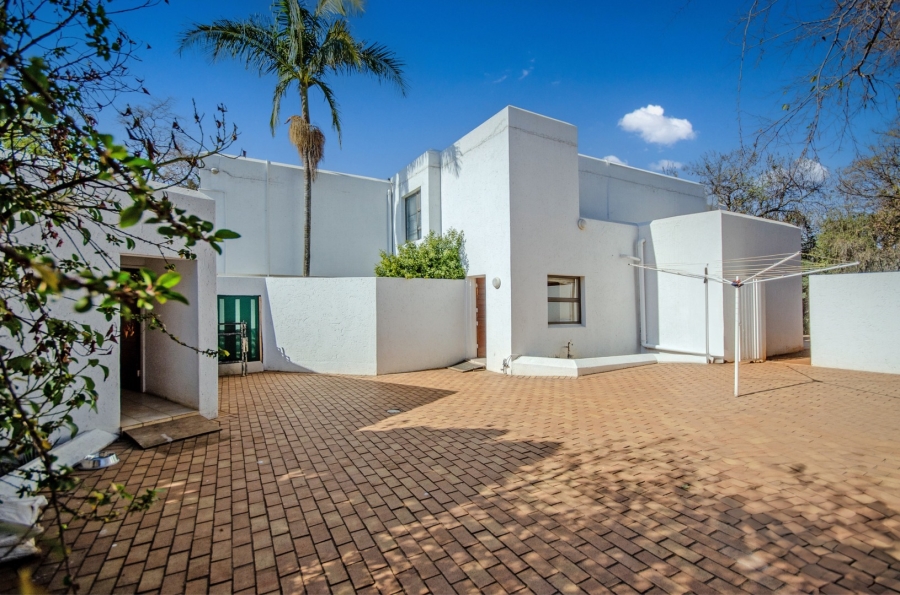 5 Bedroom Property for Sale in Fourways Gardens Gauteng