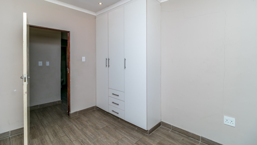 3 Bedroom Property for Sale in Glen Austin Gauteng