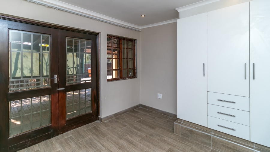 3 Bedroom Property for Sale in Glen Austin Gauteng