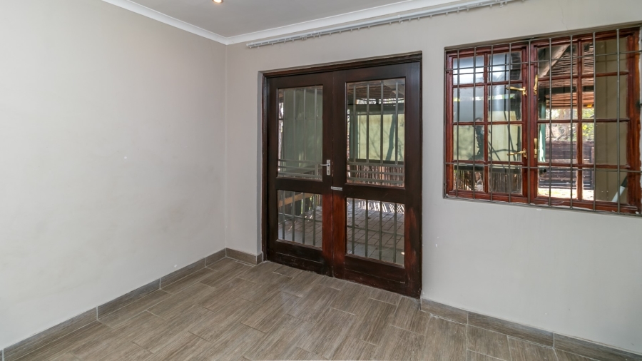 3 Bedroom Property for Sale in Glen Austin Gauteng