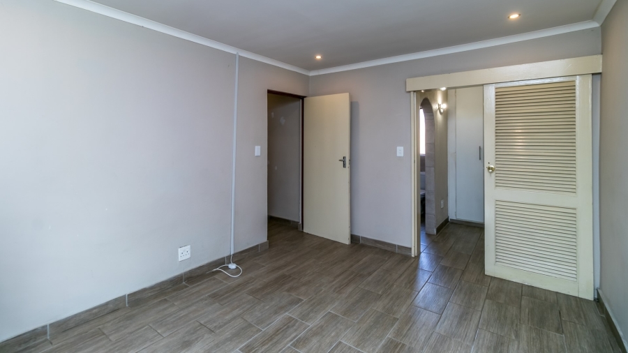 3 Bedroom Property for Sale in Glen Austin Gauteng