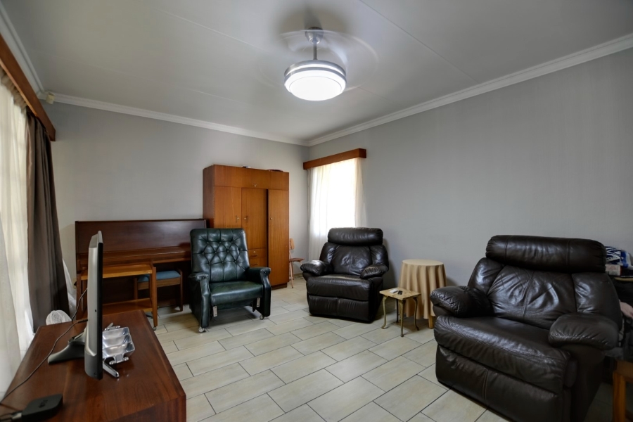 4 Bedroom Property for Sale in Florauna Gauteng