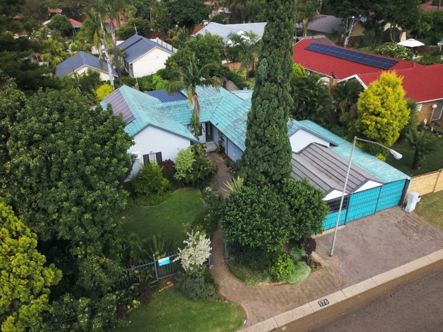 4 Bedroom Property for Sale in Florauna Gauteng