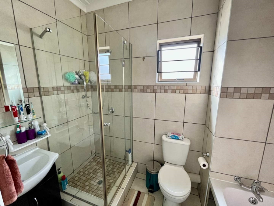 3 Bedroom Property for Sale in Barbeque Downs Gauteng