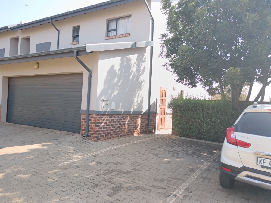 3 Bedroom Property for Sale in Heuwelsig Estate Gauteng