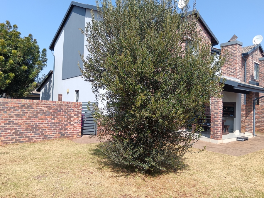 3 Bedroom Property for Sale in Heuwelsig Estate Gauteng