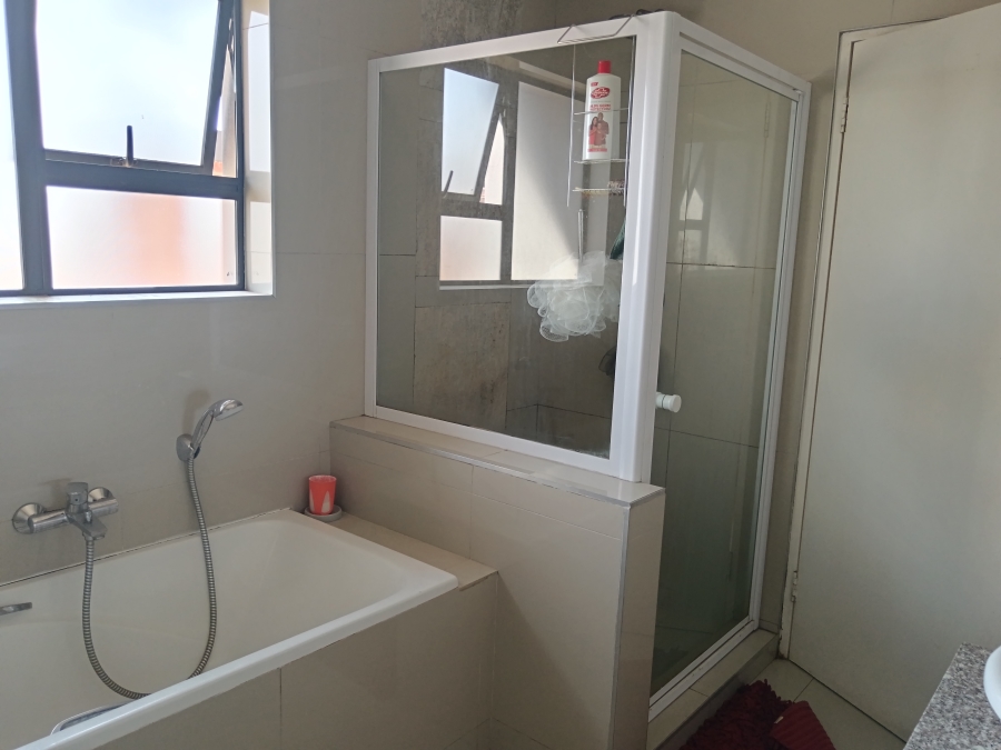 3 Bedroom Property for Sale in Heuwelsig Estate Gauteng