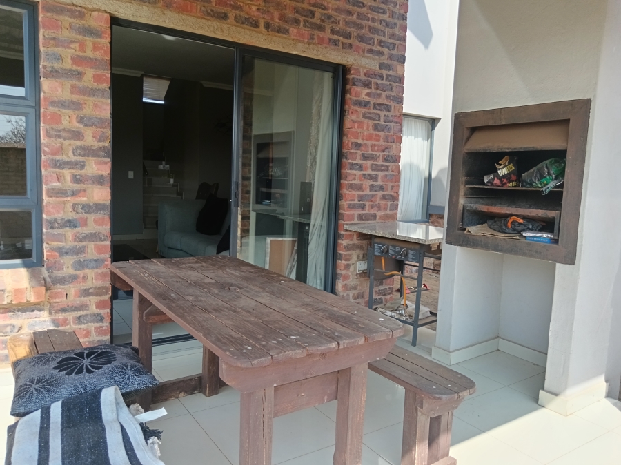 3 Bedroom Property for Sale in Heuwelsig Estate Gauteng