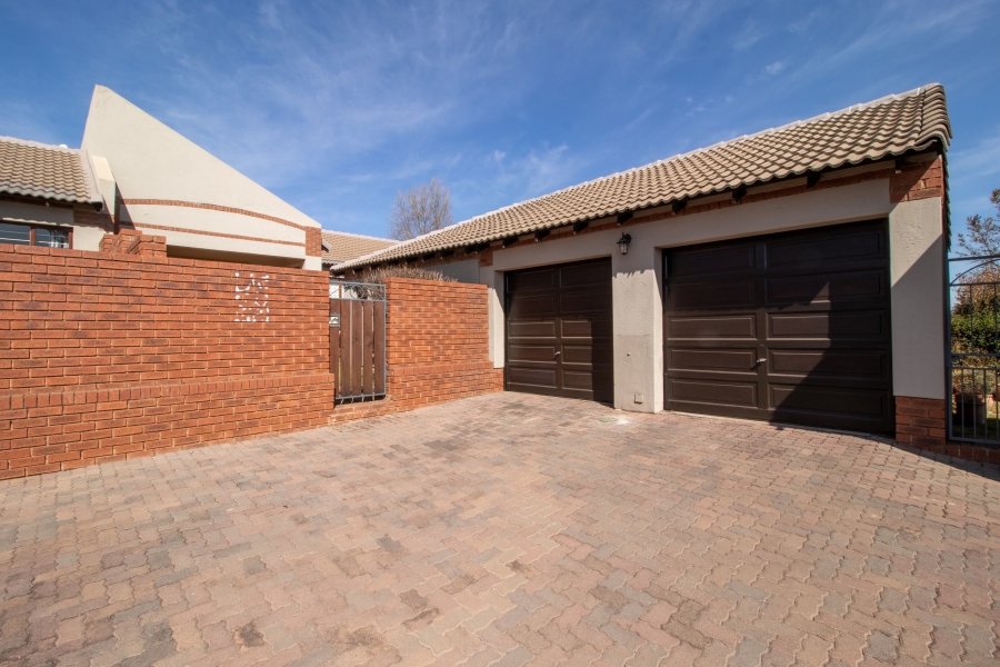 3 Bedroom Property for Sale in Rietvlei Heights Country Estate Gauteng