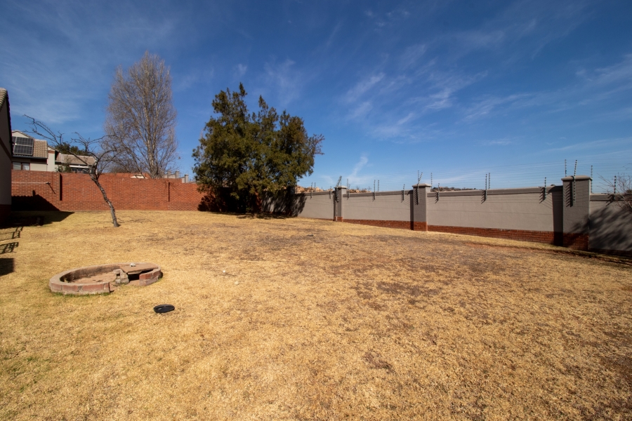 3 Bedroom Property for Sale in Rietvlei Heights Country Estate Gauteng