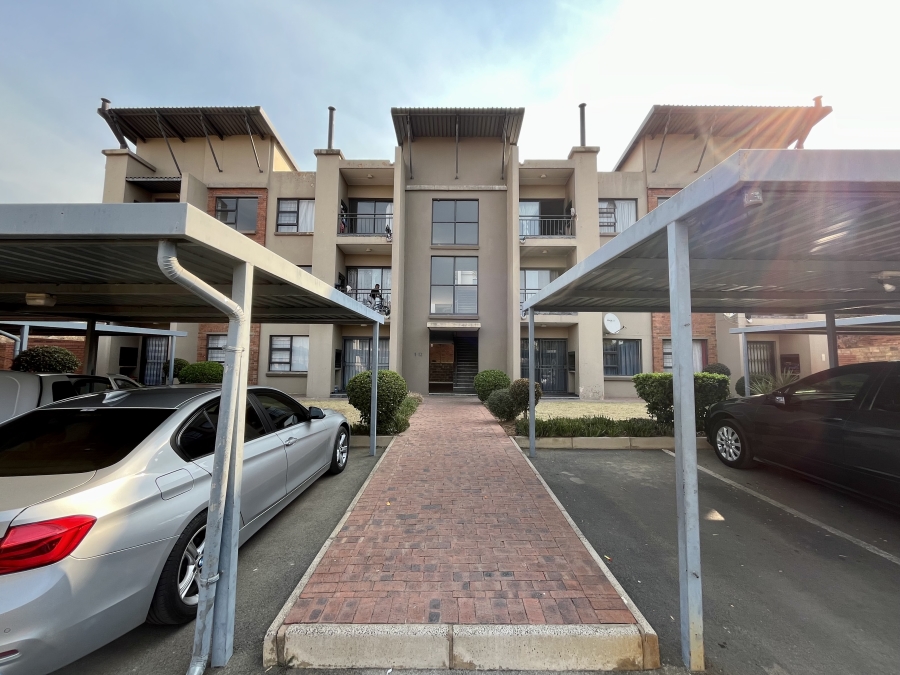 2 Bedroom Property for Sale in Hoogland Gauteng