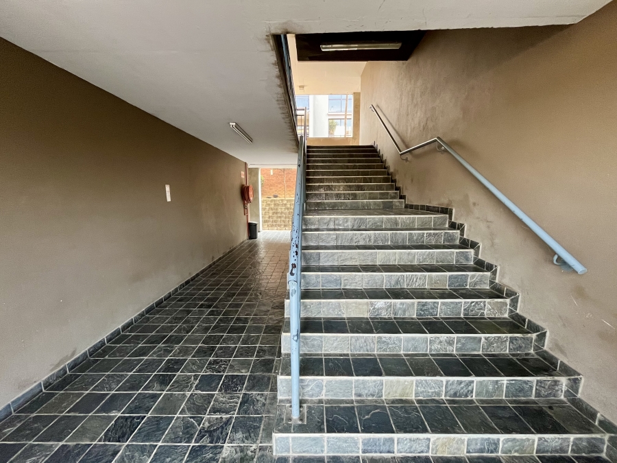 2 Bedroom Property for Sale in Hoogland Gauteng