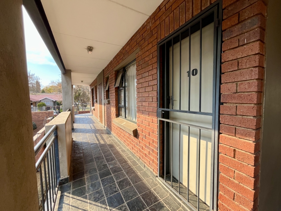 2 Bedroom Property for Sale in Hoogland Gauteng