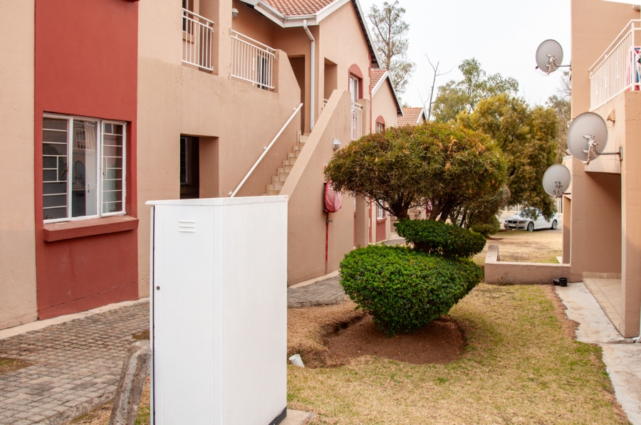 To Let 2 Bedroom Property for Rent in Buccleuch Gauteng