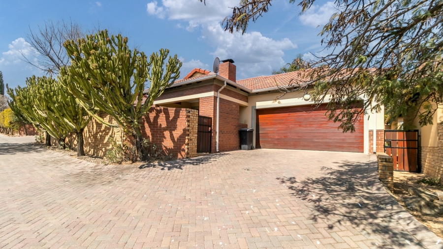 3 Bedroom Property for Sale in Carlswald Meadows Gauteng