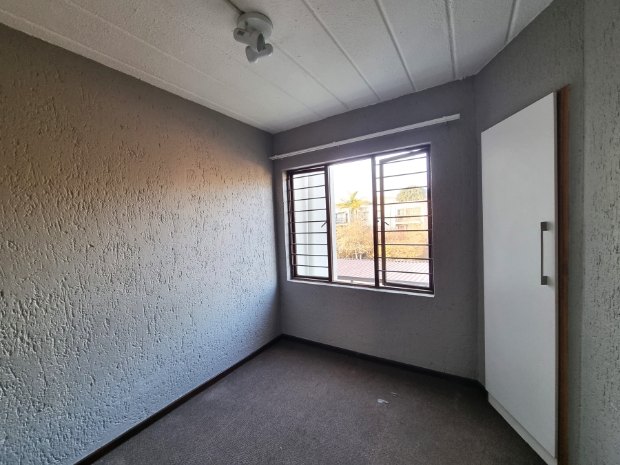 2 Bedroom Property for Sale in Hoogland Gauteng