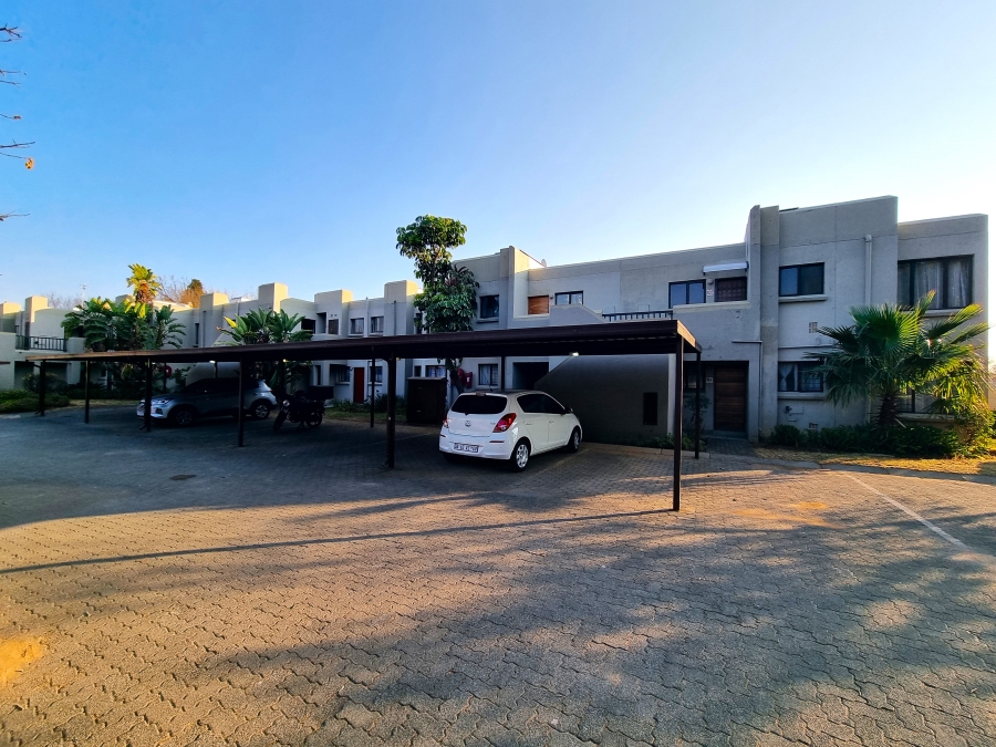 2 Bedroom Property for Sale in Hoogland Gauteng