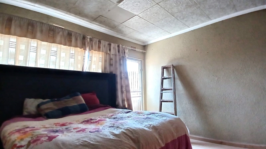 3 Bedroom Property for Sale in Unitas Park Gauteng