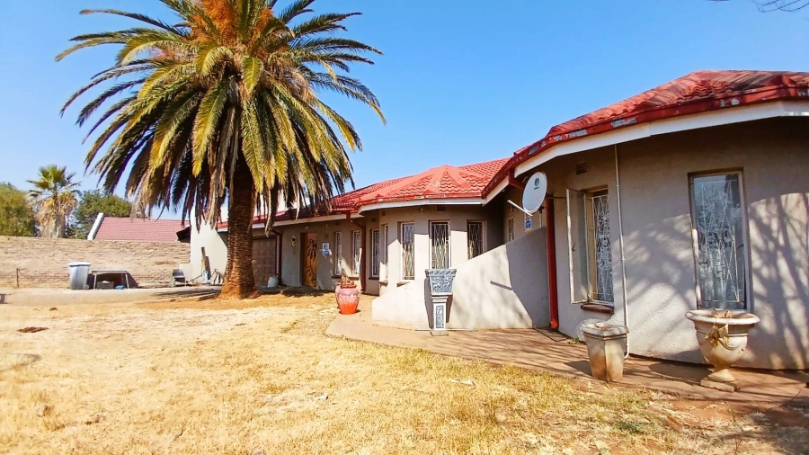 3 Bedroom Property for Sale in Unitas Park Gauteng