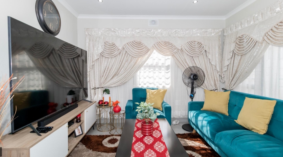 3 Bedroom Property for Sale in Albertsdal Gauteng