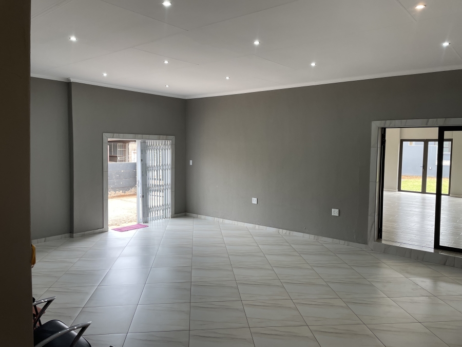 12 Bedroom Property for Sale in Krugersdorp North Gauteng