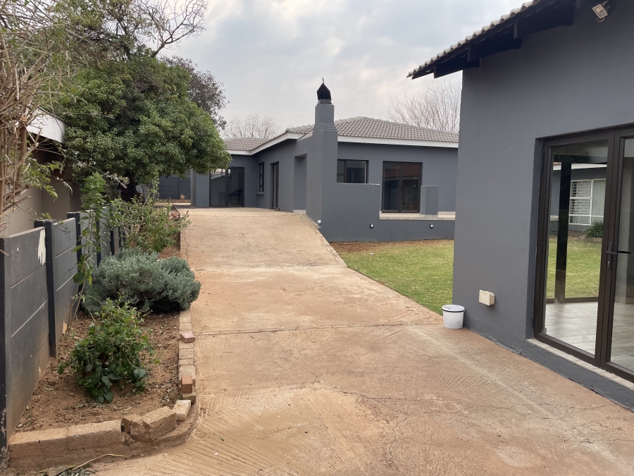 12 Bedroom Property for Sale in Krugersdorp North Gauteng