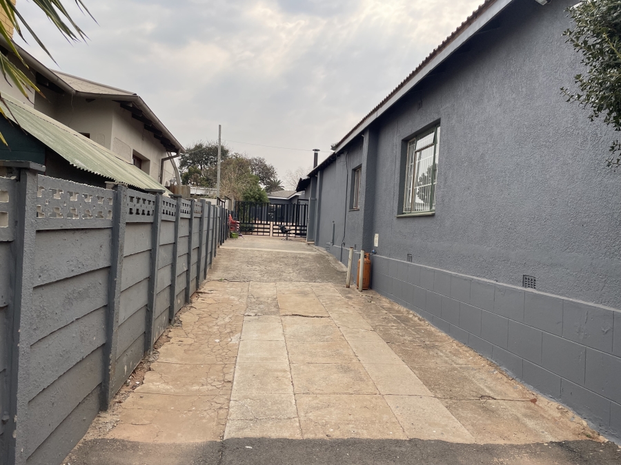 12 Bedroom Property for Sale in Krugersdorp North Gauteng