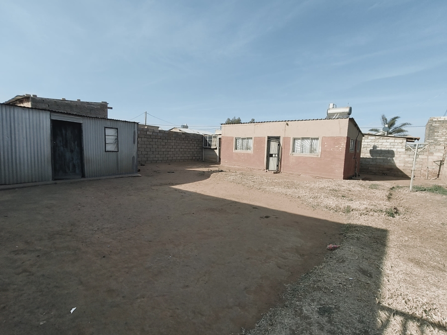 1 Bedroom Property for Sale in Tshepisong Gauteng